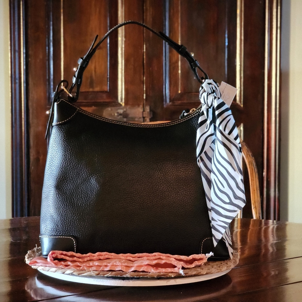 DOONEY & BOURKE Pebble Grain Hobo Sac NWT Black Gold Accents 11.75" x 4" x 11" - Picture 8 of 9